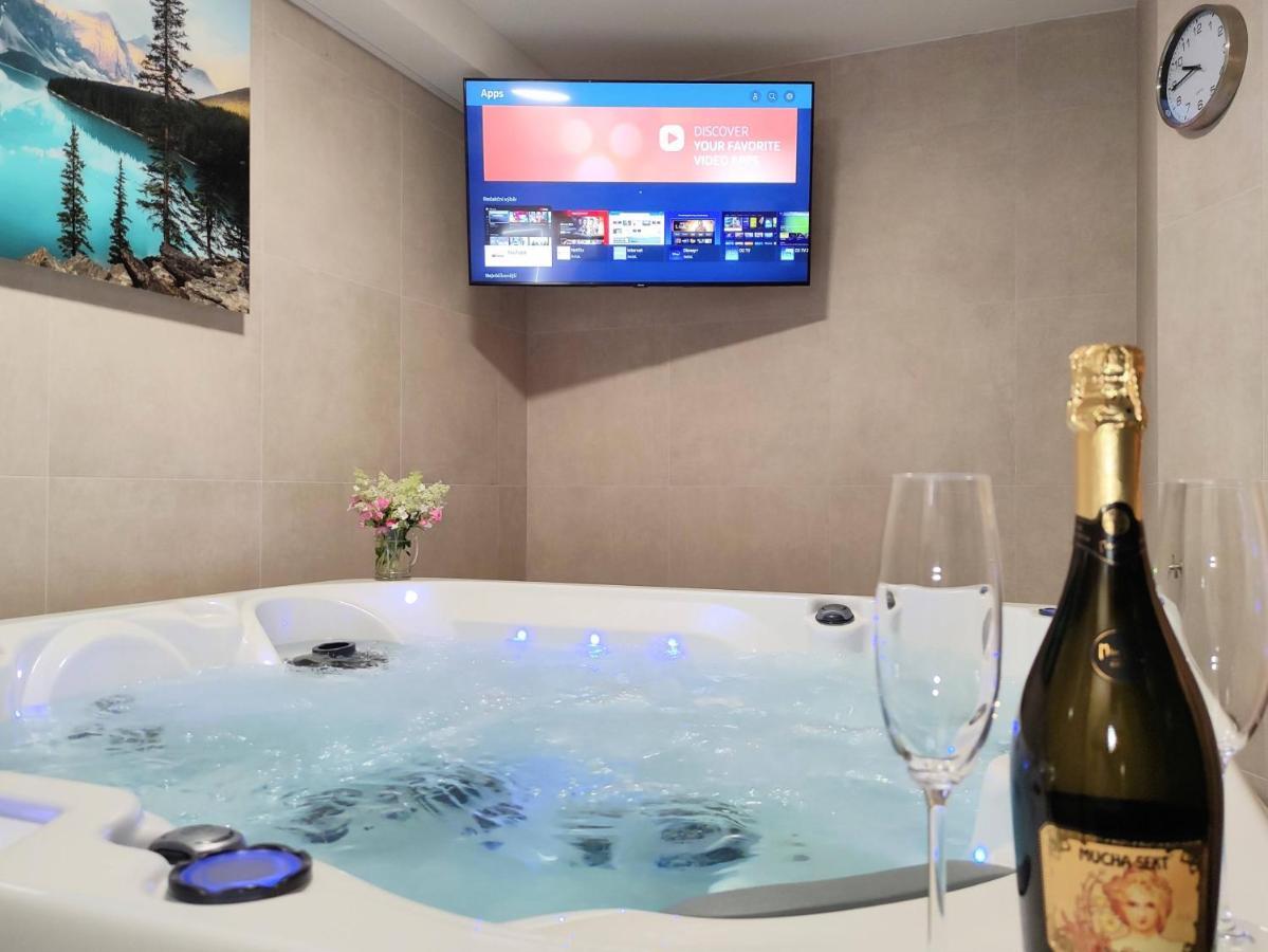 Grand Spa Harrachov - Wellness Luxusni Apartman S Velkou Virivkou, Saunou, Kuchyni A Venkovnim Posezenim V Centru Harrachova エクステリア 写真
