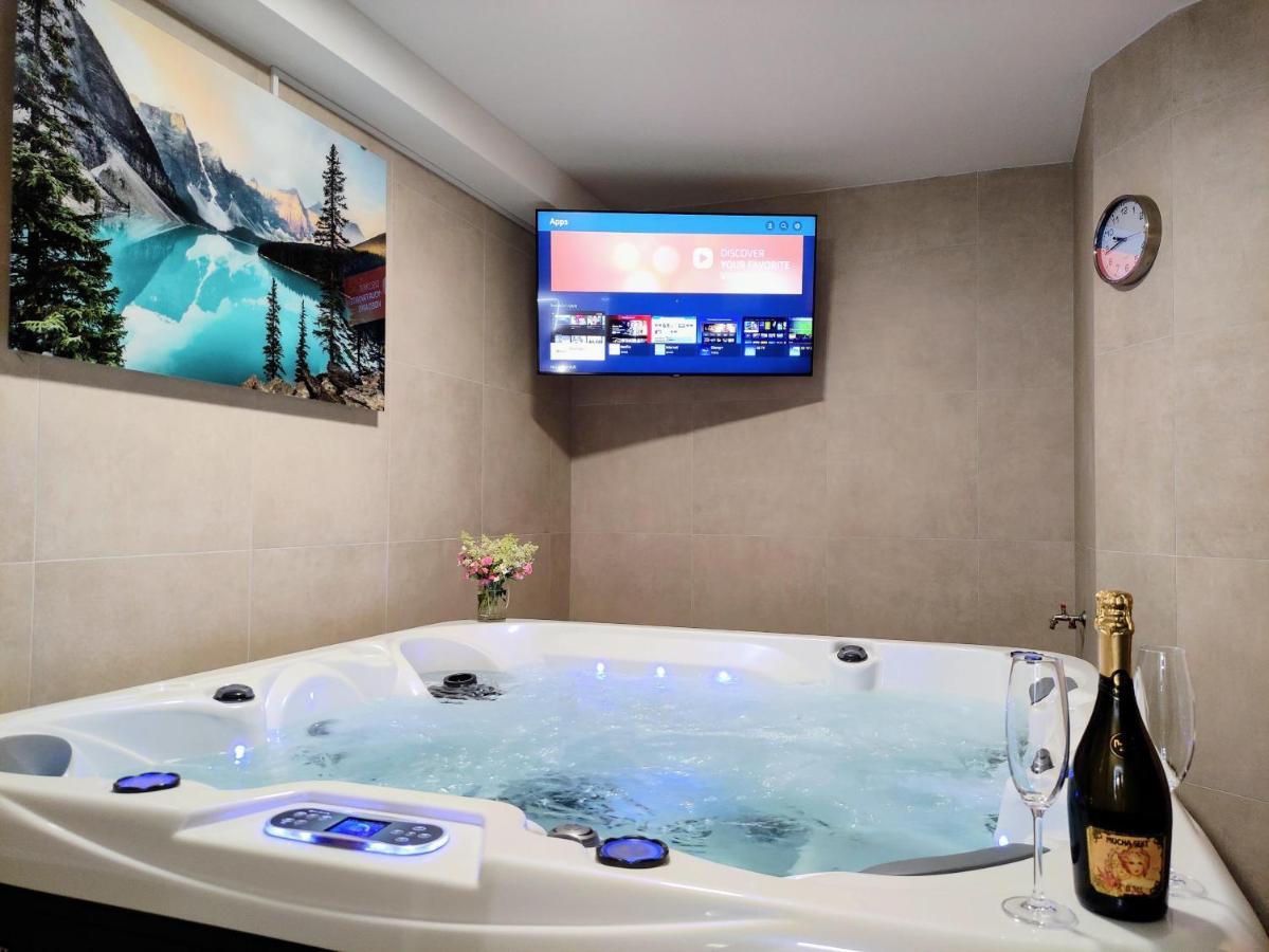 Grand Spa Harrachov - Wellness Luxusni Apartman S Velkou Virivkou, Saunou, Kuchyni A Venkovnim Posezenim V Centru Harrachova エクステリア 写真