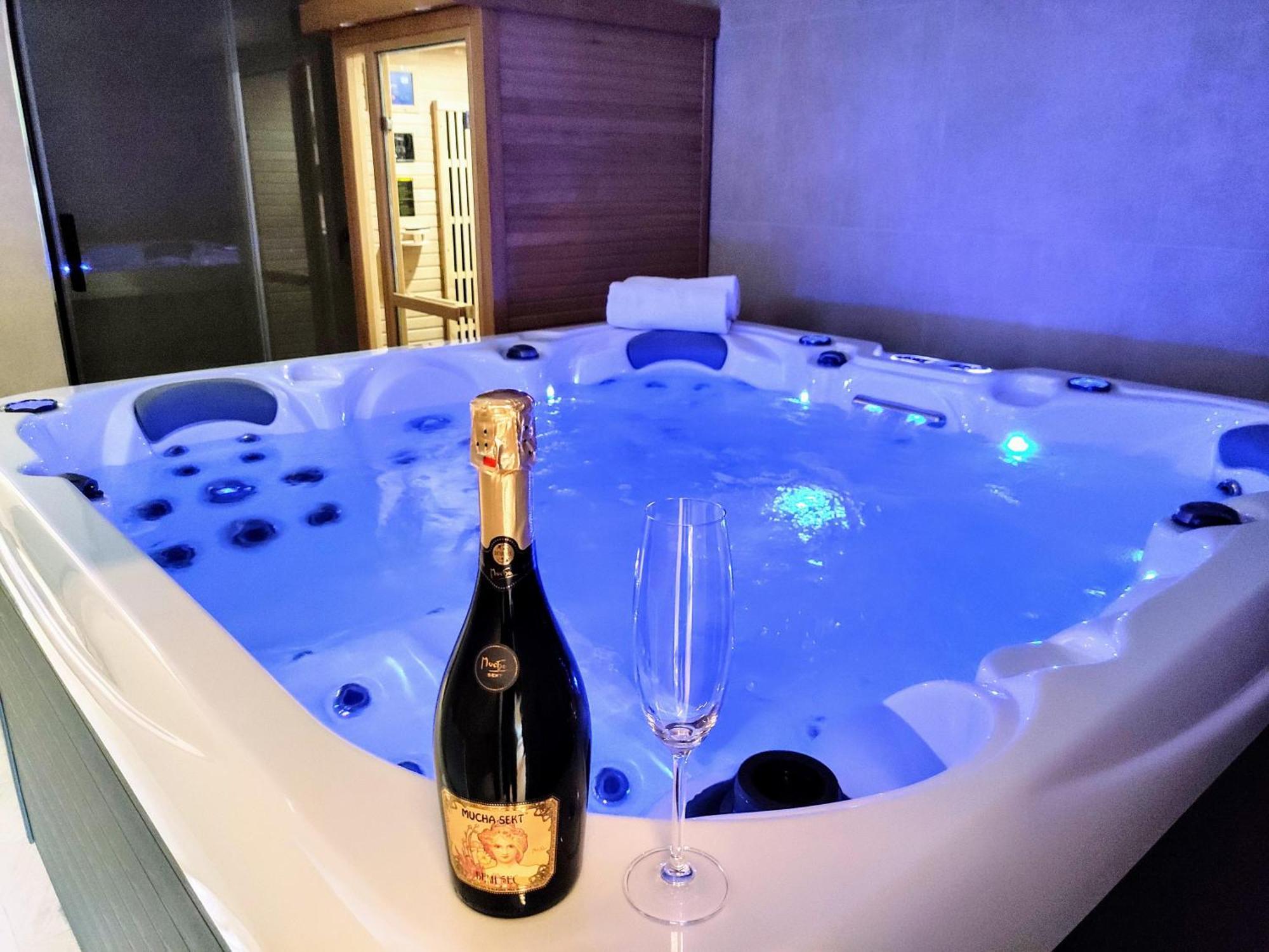Grand Spa Harrachov - Wellness Luxusni Apartman S Velkou Virivkou, Saunou, Kuchyni A Venkovnim Posezenim V Centru Harrachova エクステリア 写真