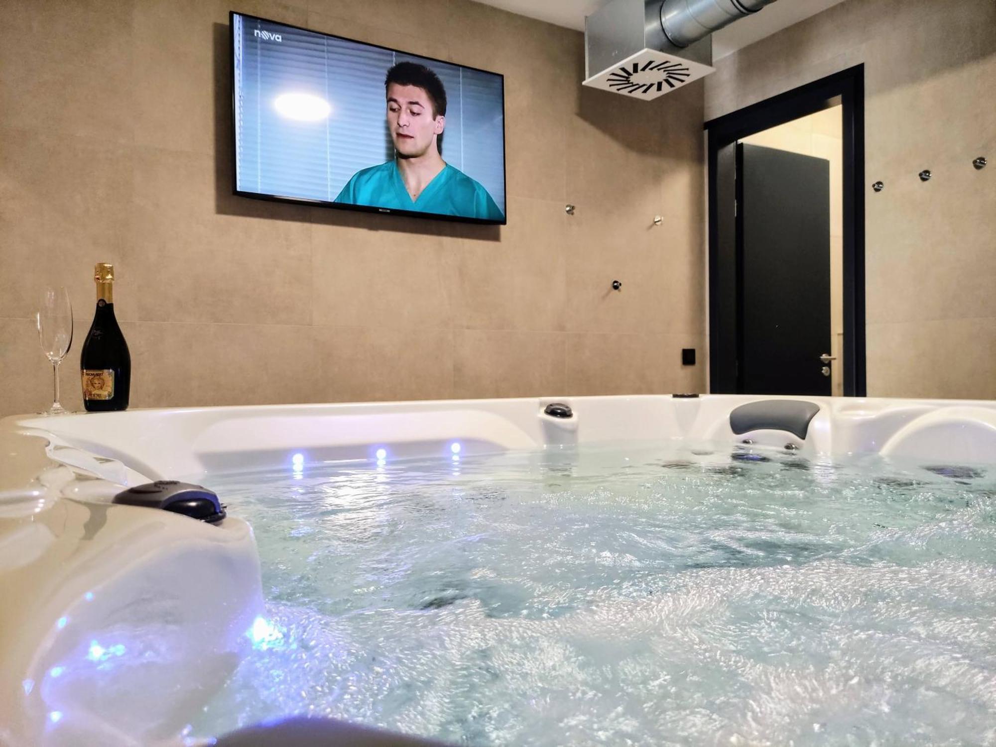 Grand Spa Harrachov - Wellness Luxusni Apartman S Velkou Virivkou, Saunou, Kuchyni A Venkovnim Posezenim V Centru Harrachova 部屋 写真